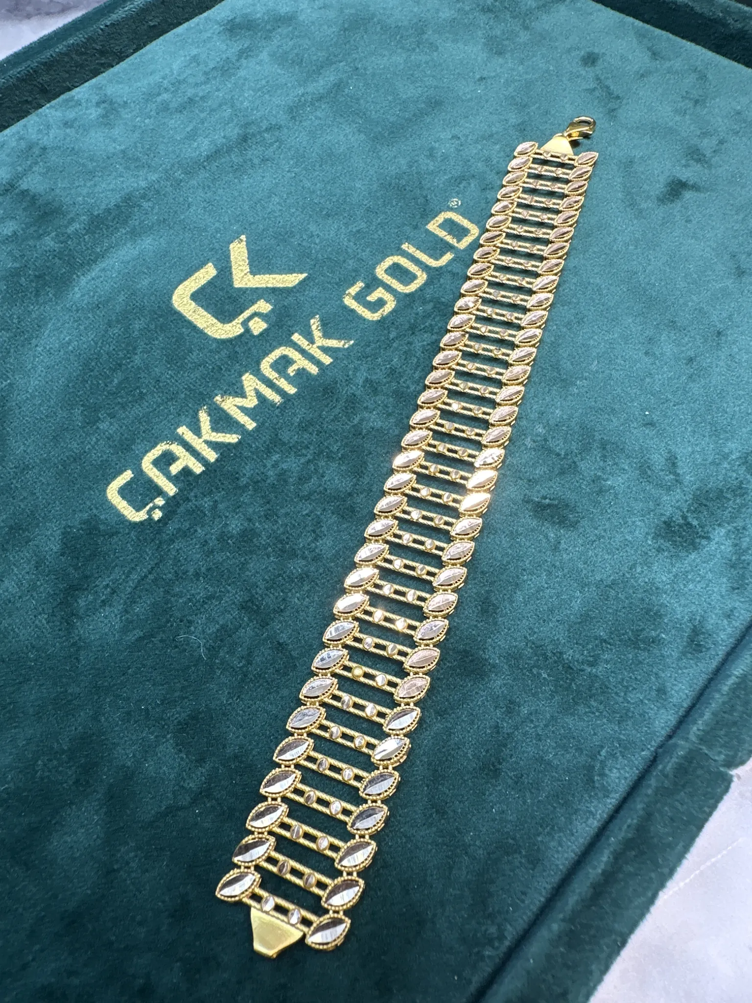 PULLU BİLEKLİK 