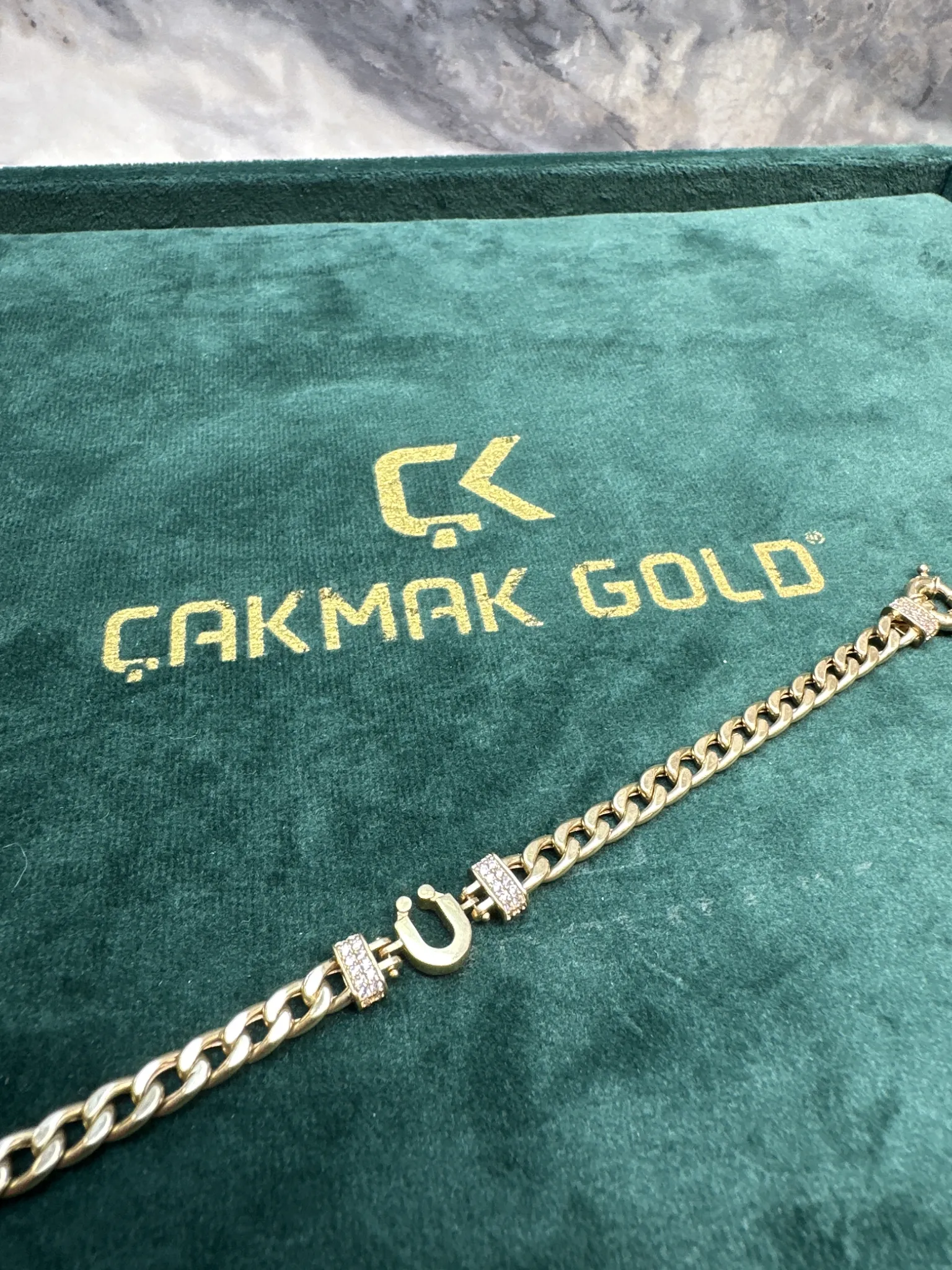 ÖZEL TASARIM Ü HARFLİ BİLEKLİK