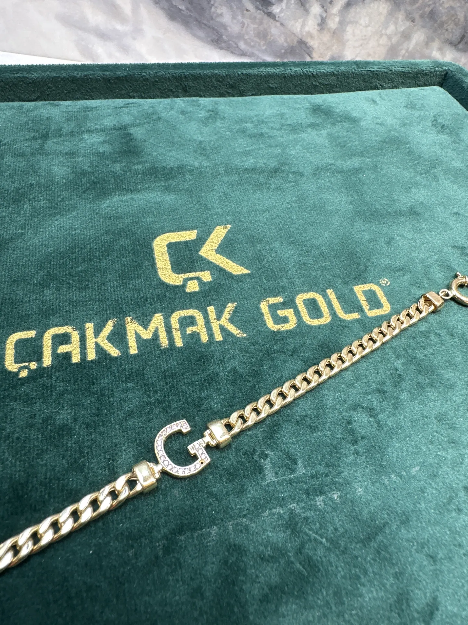 ÖZEL TASARIM G HARFLİ BİLEKLİK
