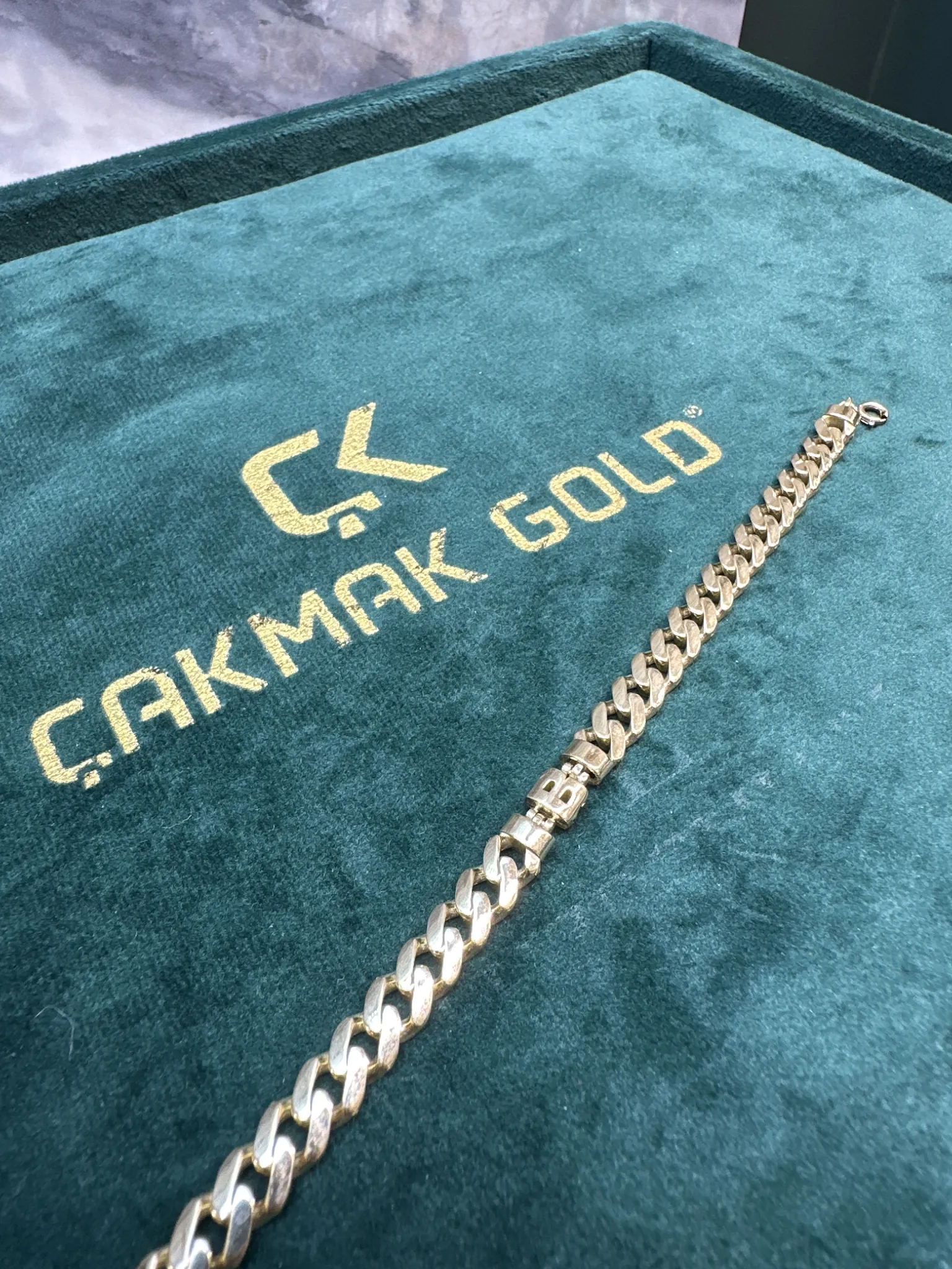 ÖZEL TASARIM B HARFLİ BİLEKLİK