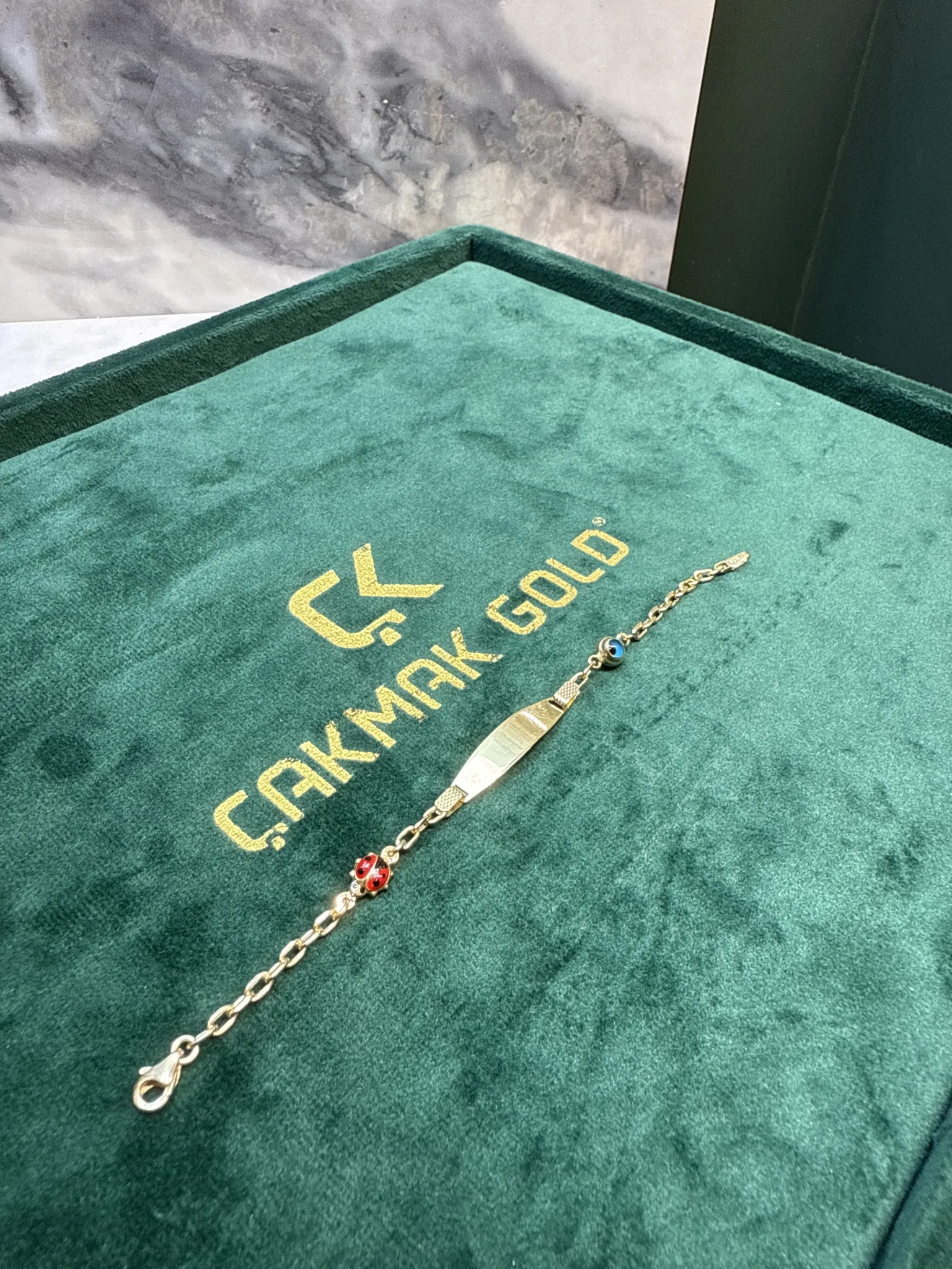 UĞURBÖCEKLİ ÇOCUK KÜNYESİ