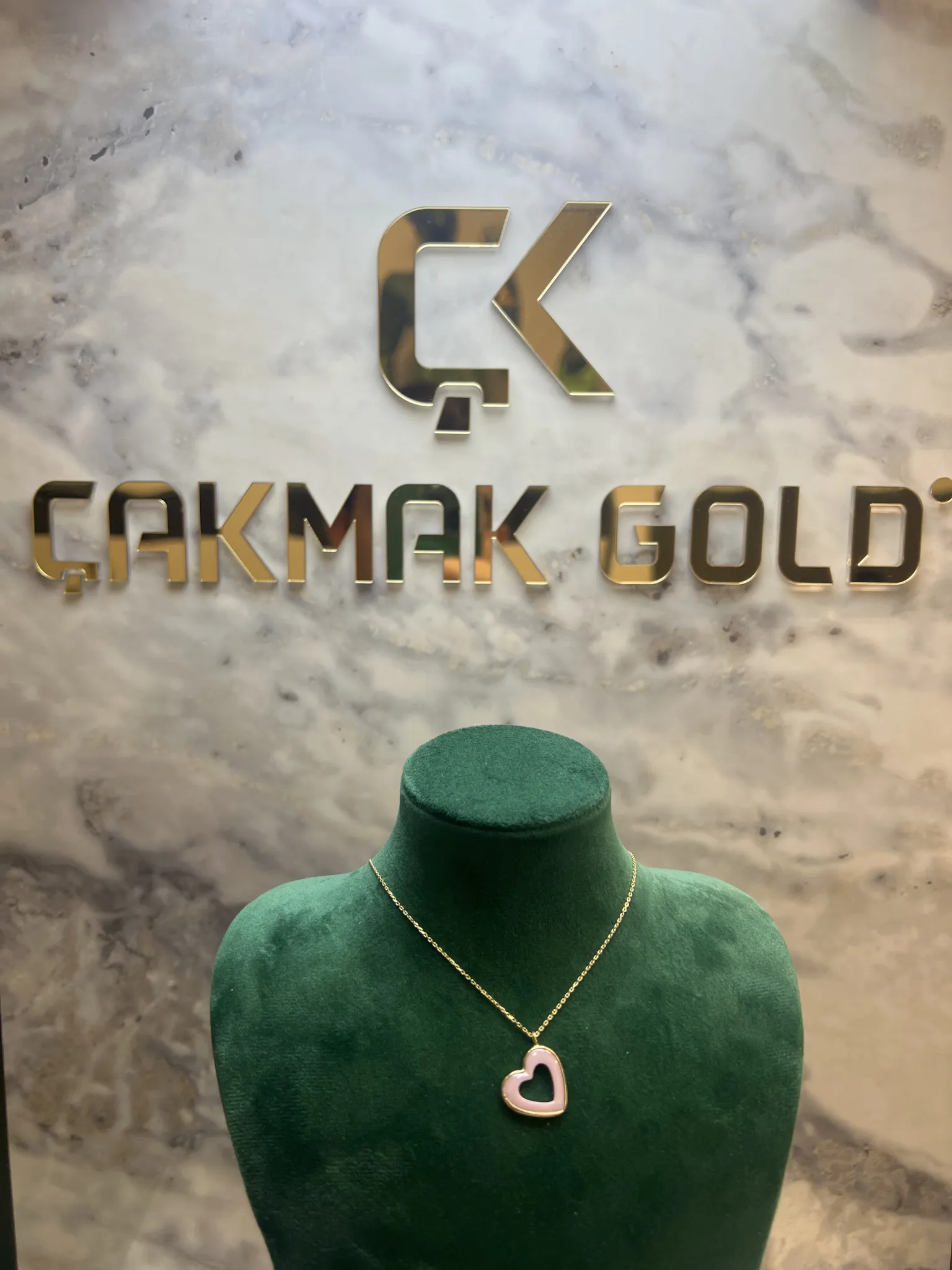 KALPLİ ÇITIR KOLYE