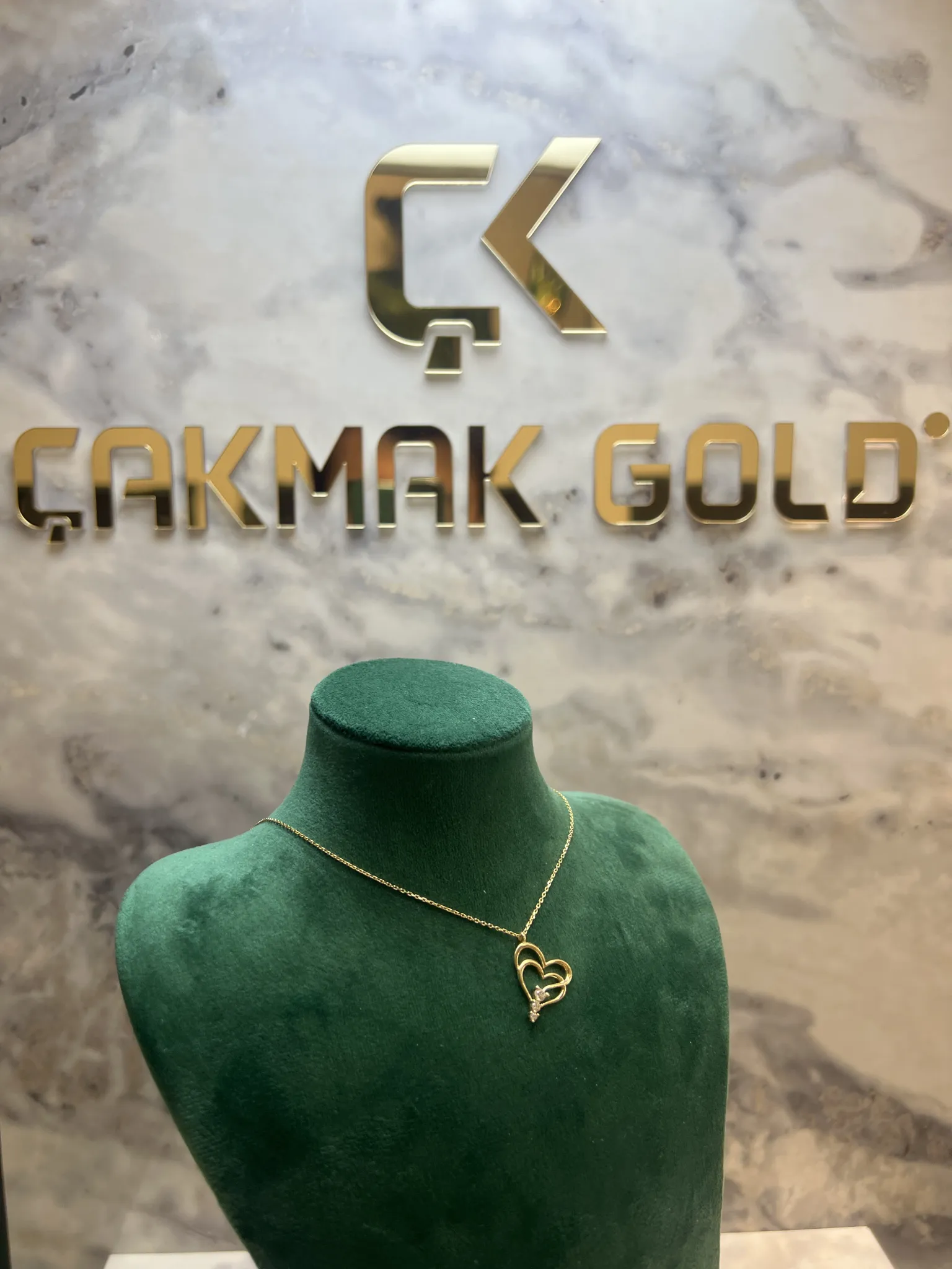 KALPLİ ÖZEL TASARIM ÇITIR KOLYE 