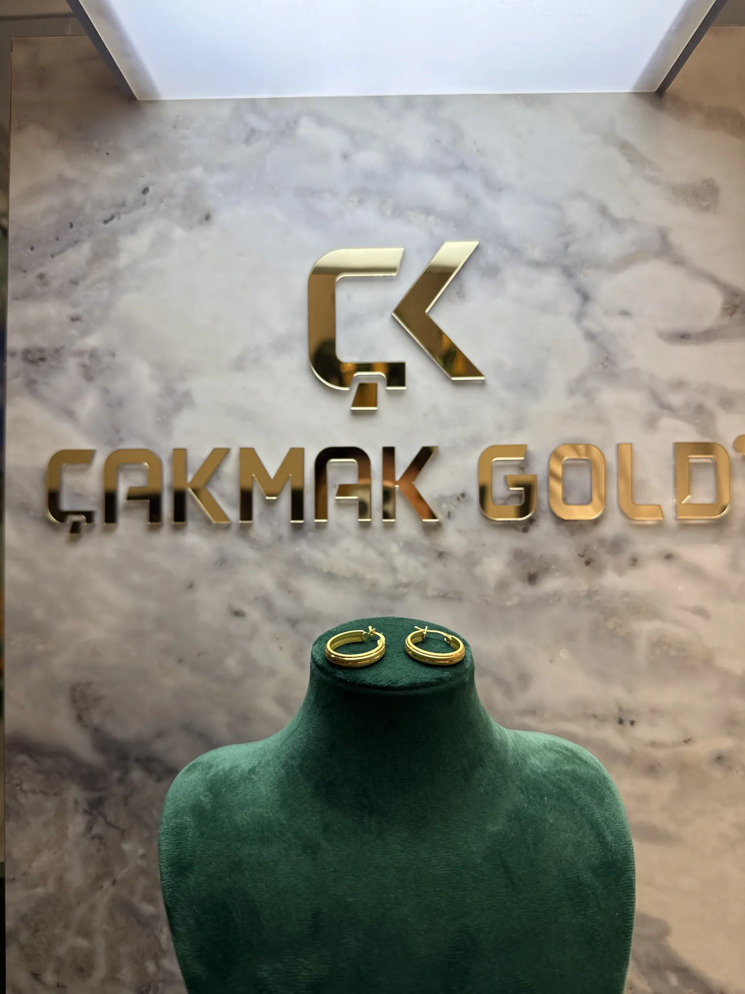Halka model küpe