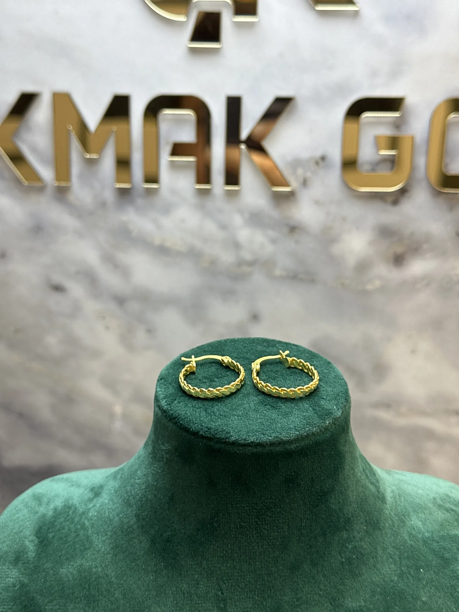 BURMA HALKA KÜPE