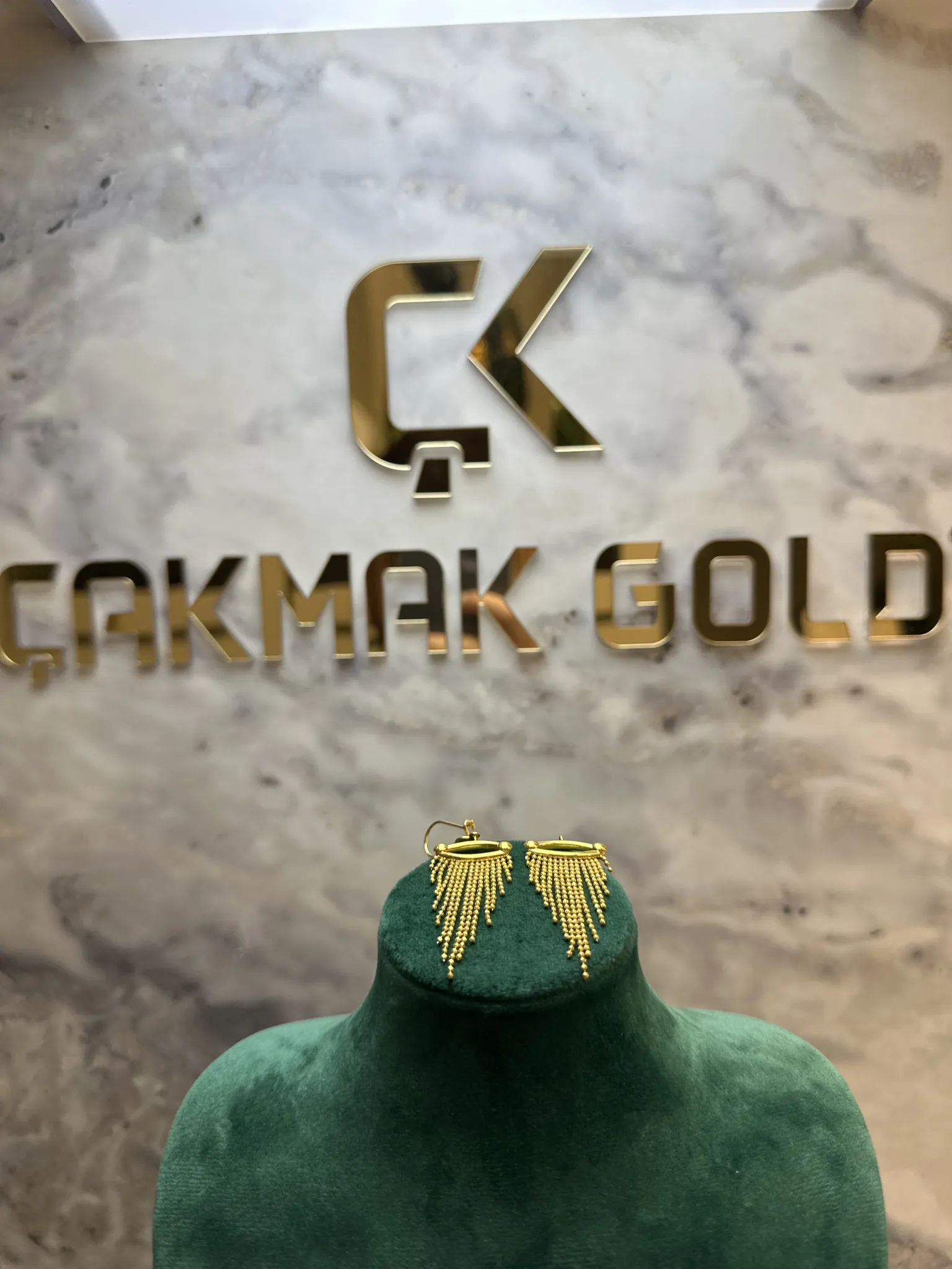 PÜSKÜLLÜ KÜPE