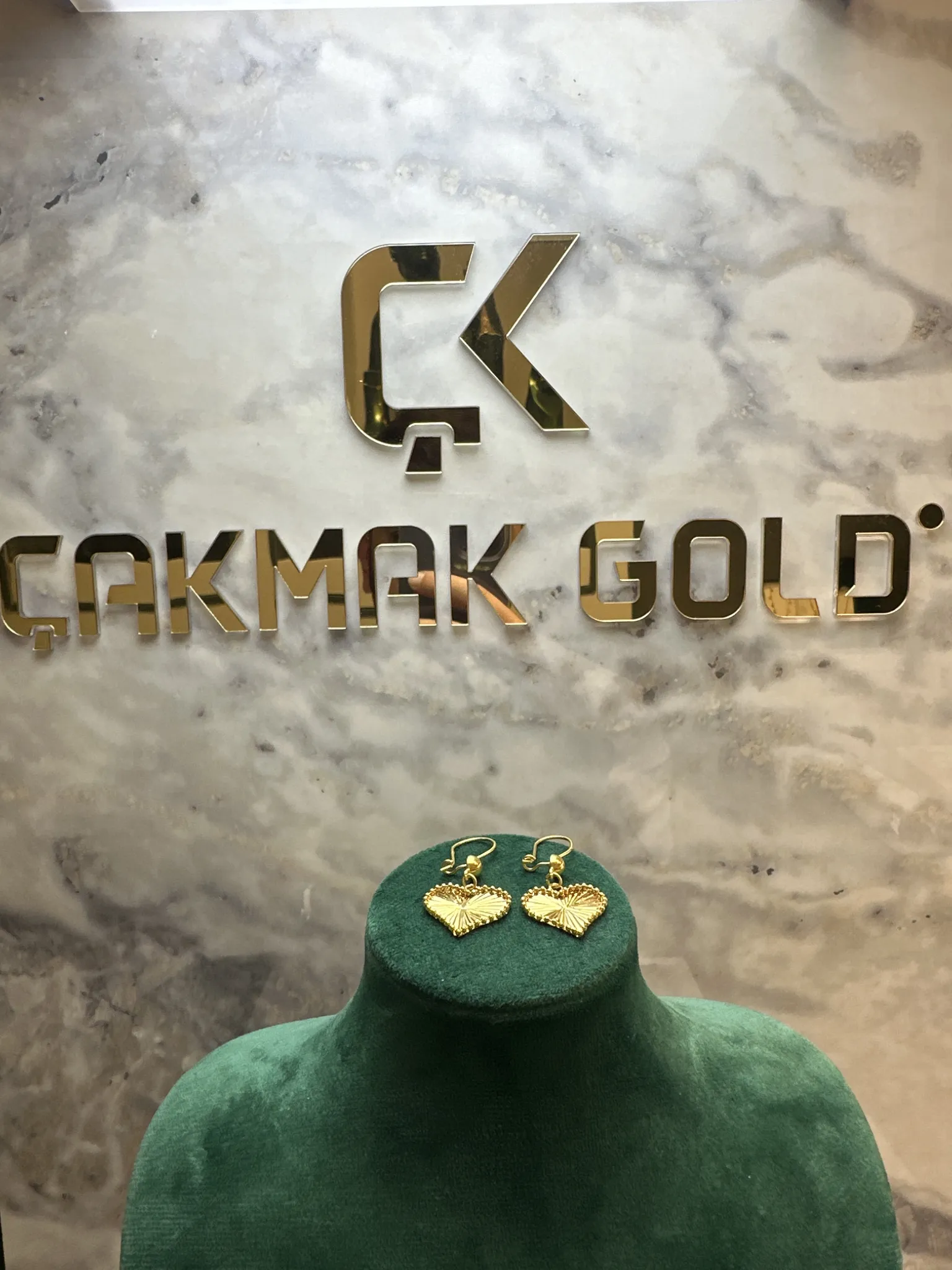 KALPLİ TASARIM KÜPE