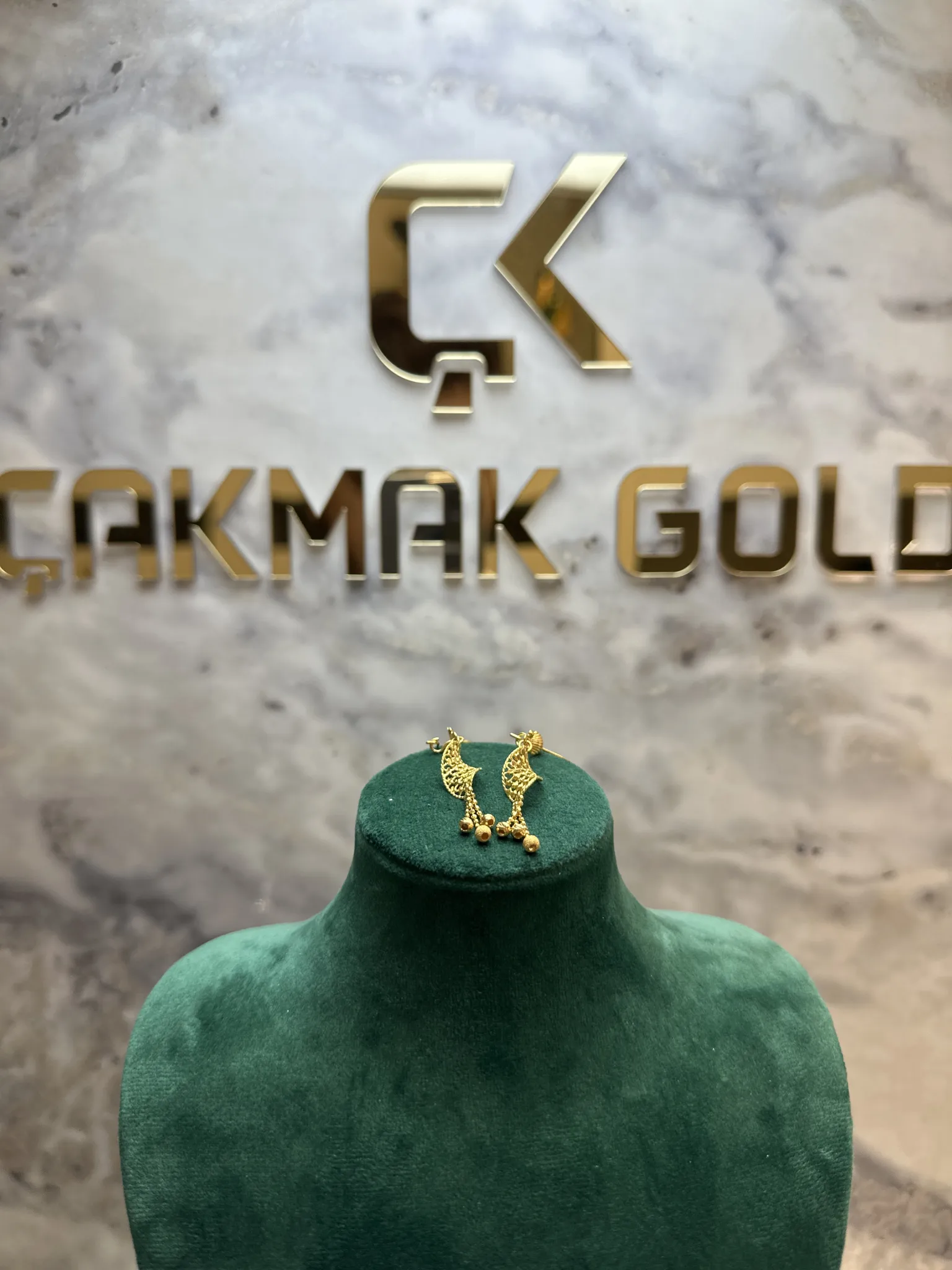 DÖNMELİ TASARIM KÜPE