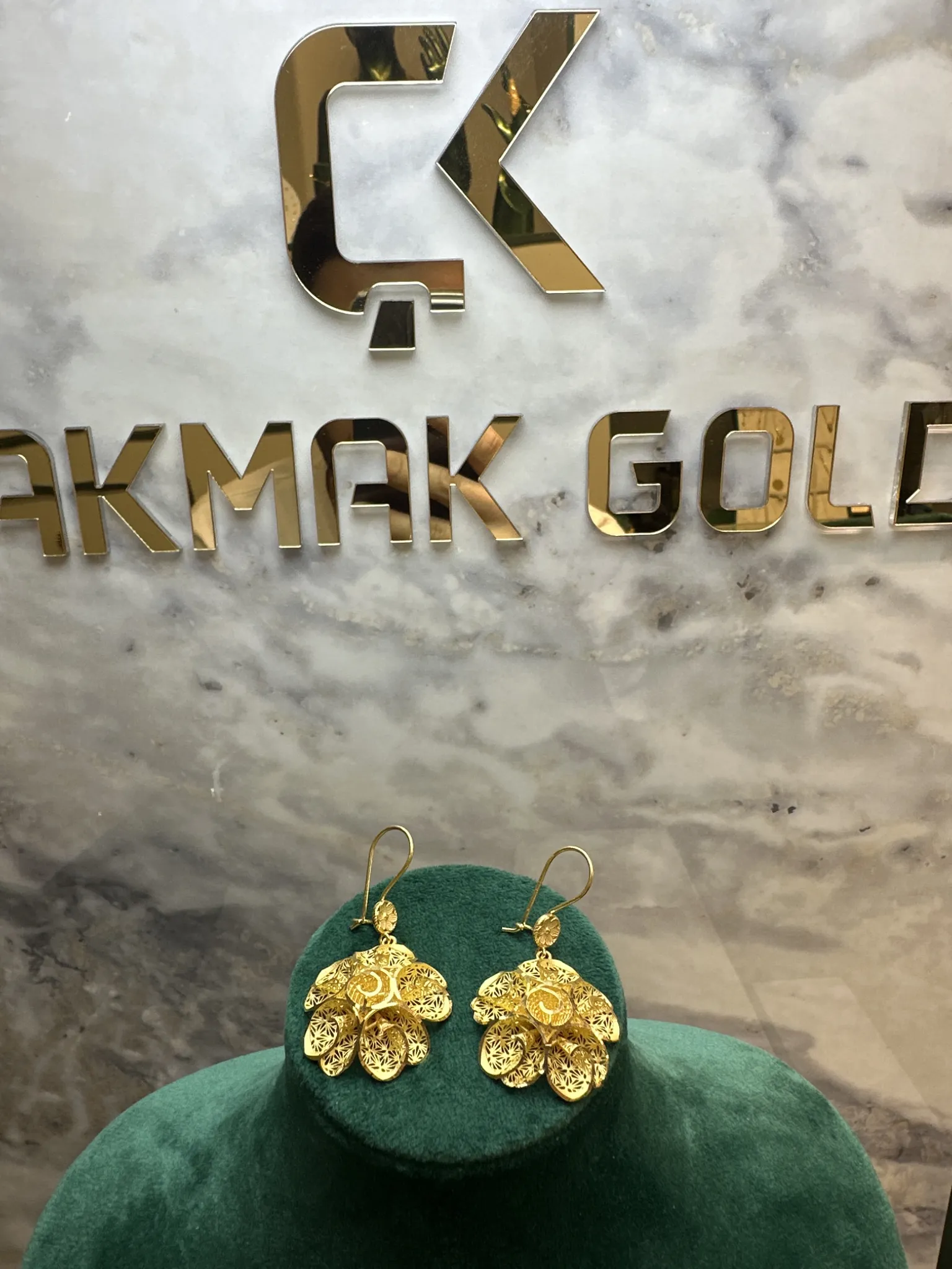 GÜL TASARIMLI KÜPE