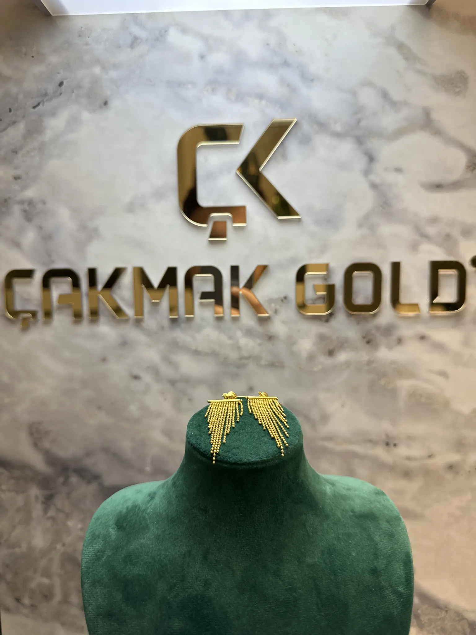 PÜSKÜLLÜ MODEL KÜPE