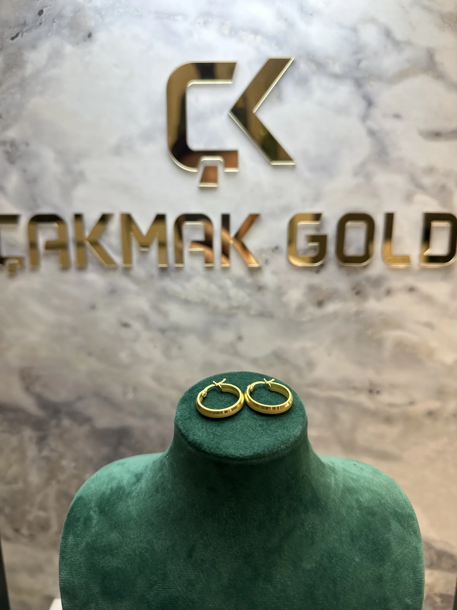 DESENLİ HALKA KÜPE