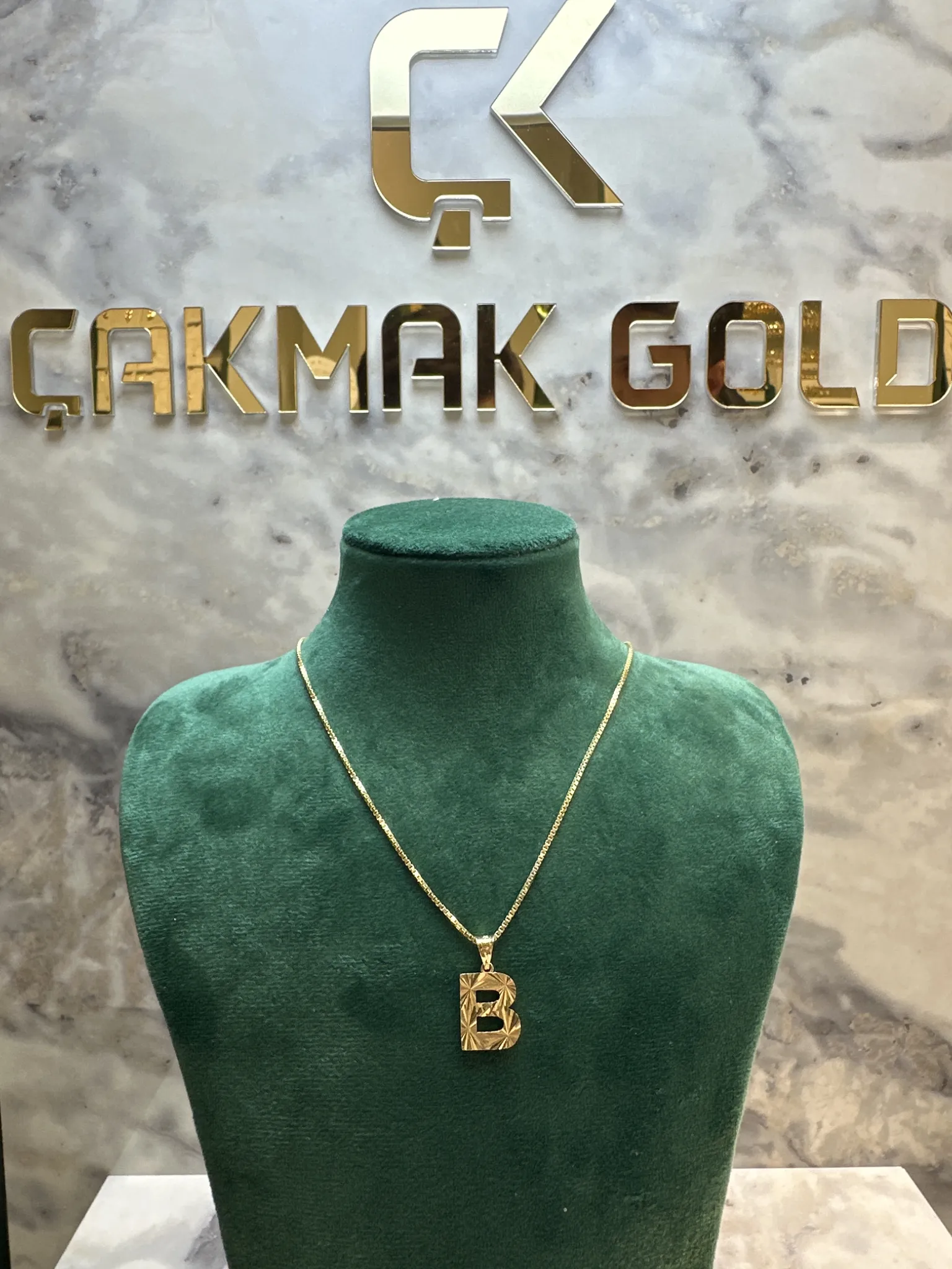B HARFLİ KOLYE