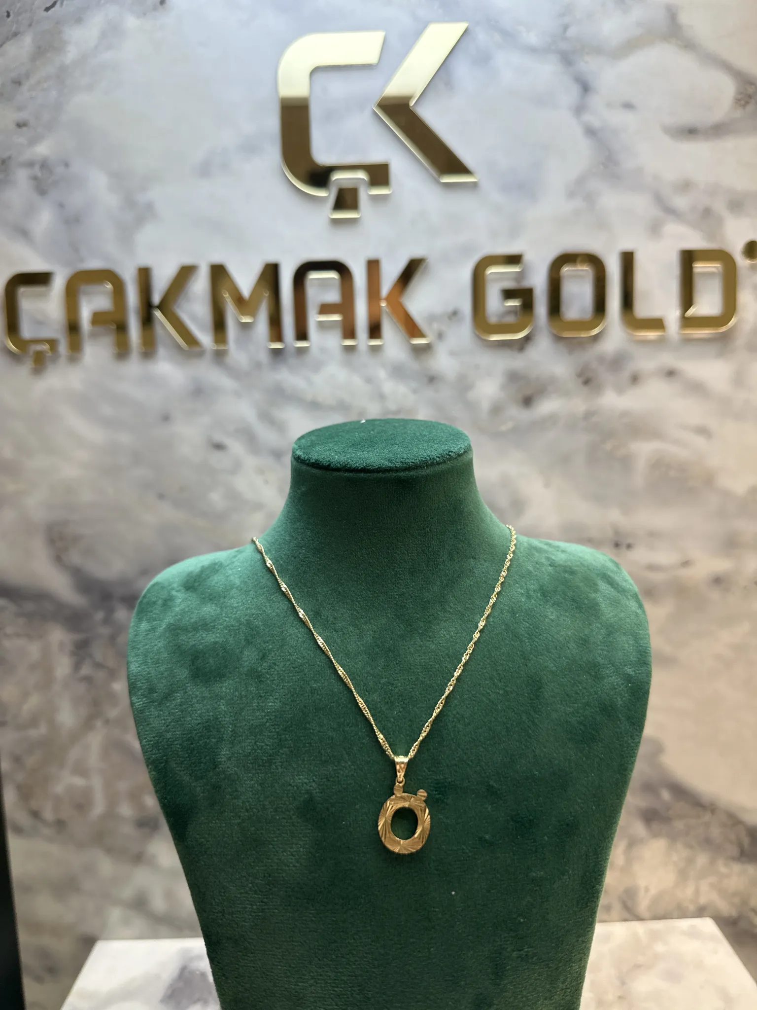 Ö HARFLİ KOLYE