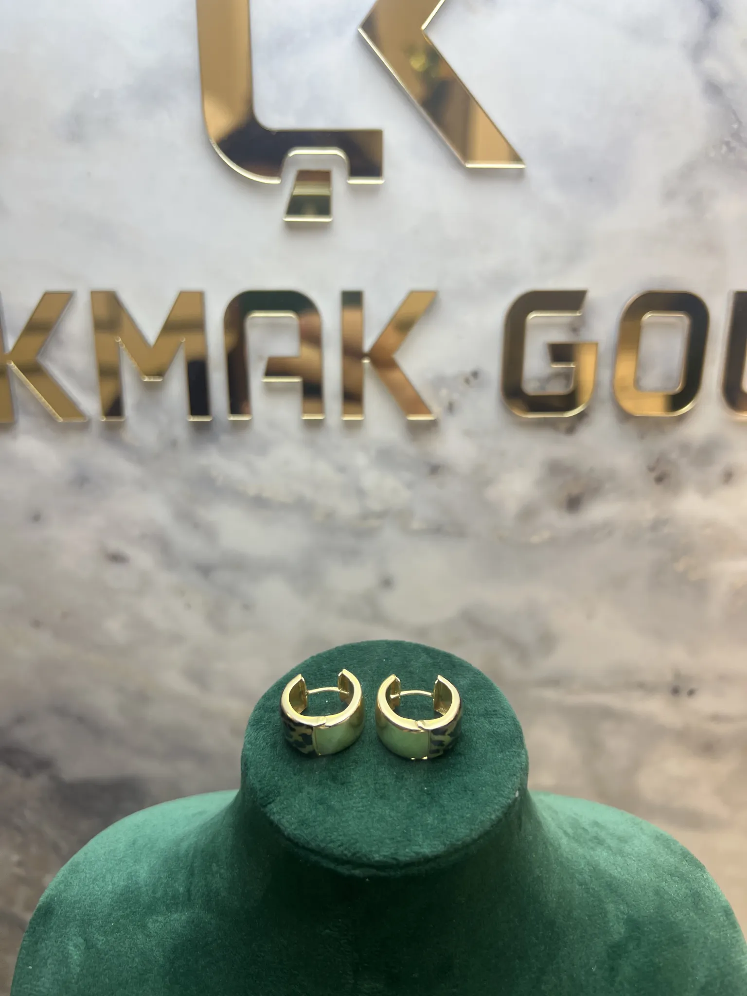 LEOPAR  DESENLİ TASARIM KÜPE