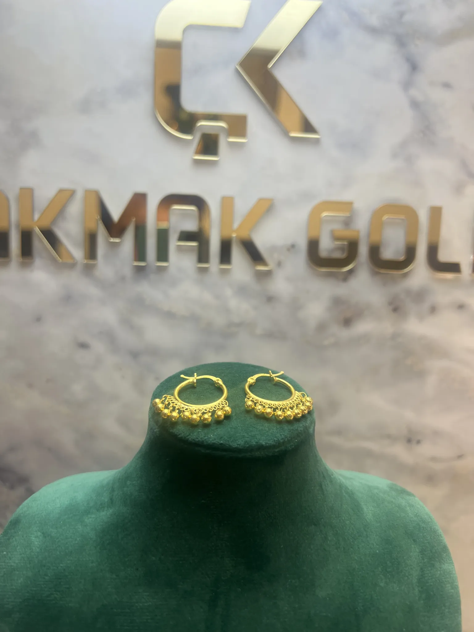 ŞAKİRA MODEL KÜPE