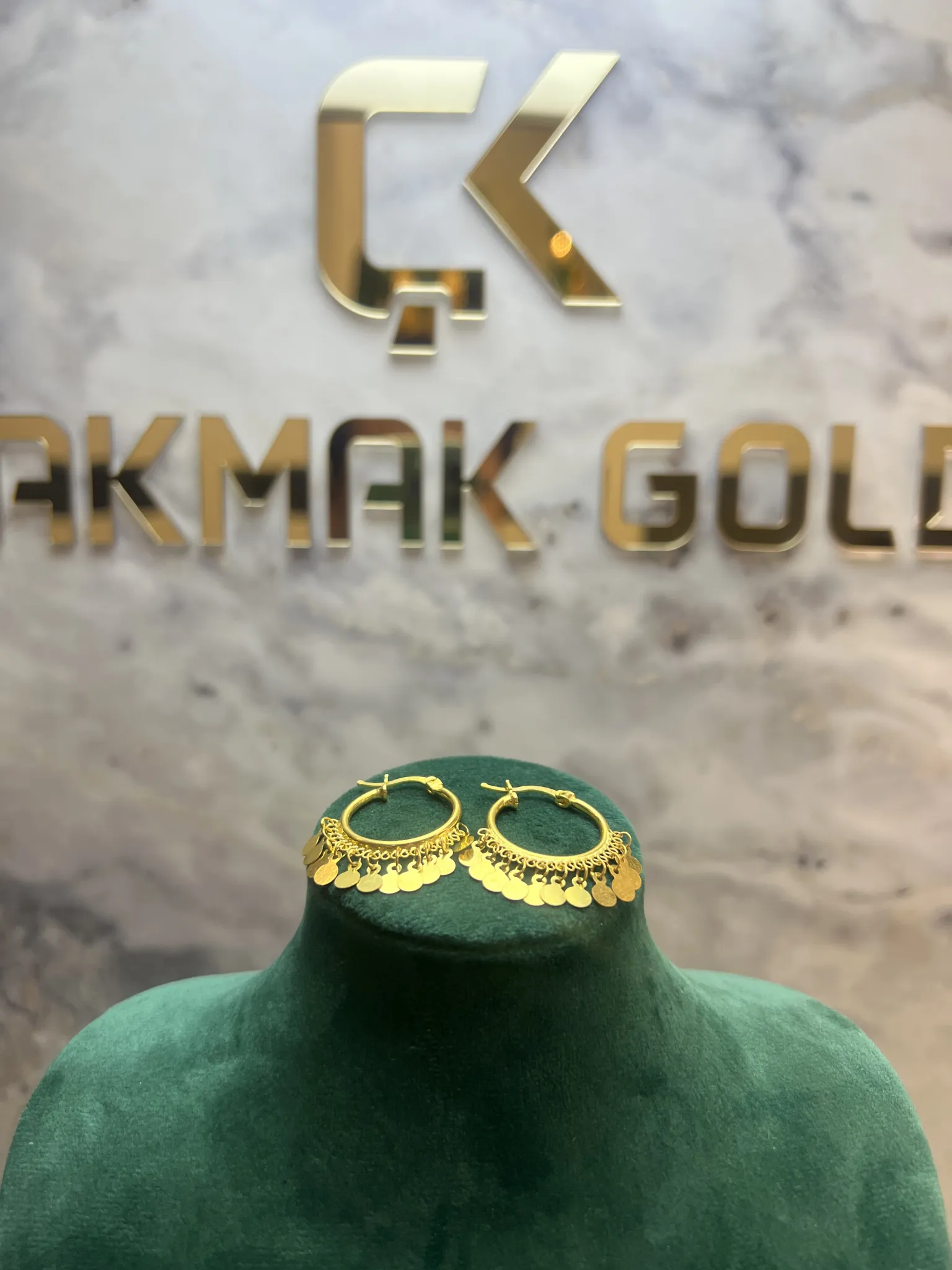 ŞAKİRA MODEL KÜPE