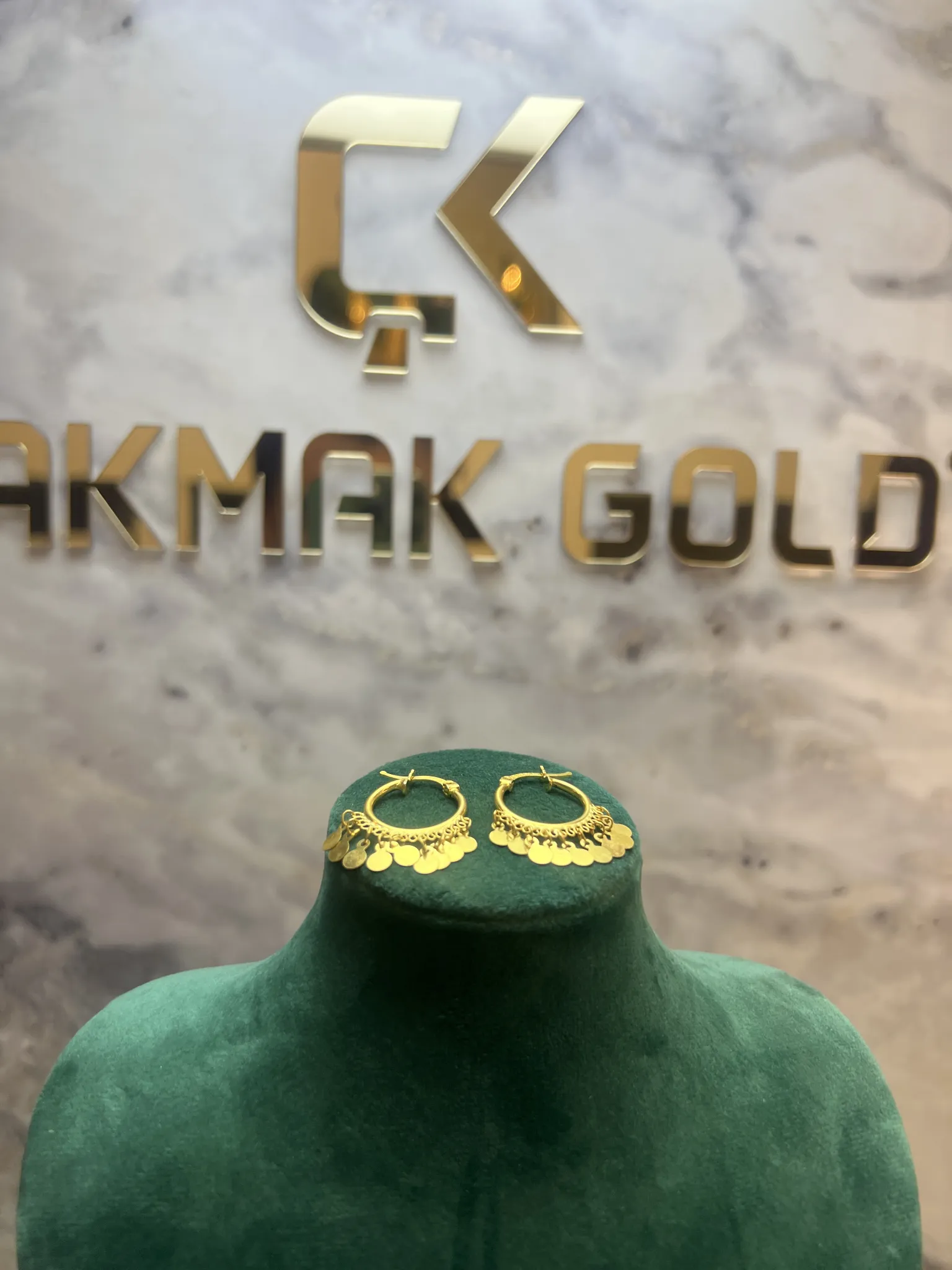 ŞAKİRA MODEL KÜPE