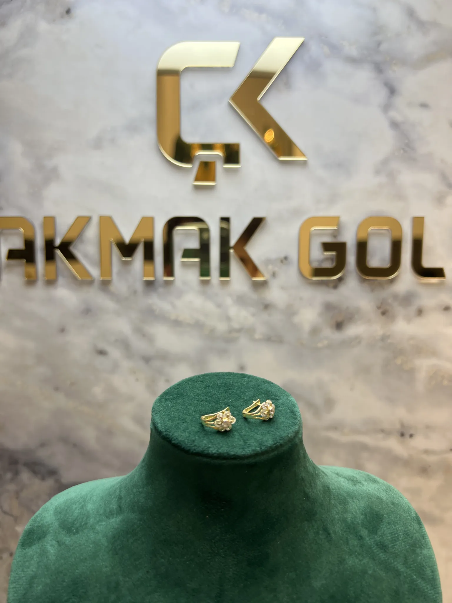 ÖZEL TASARIM KÜPE