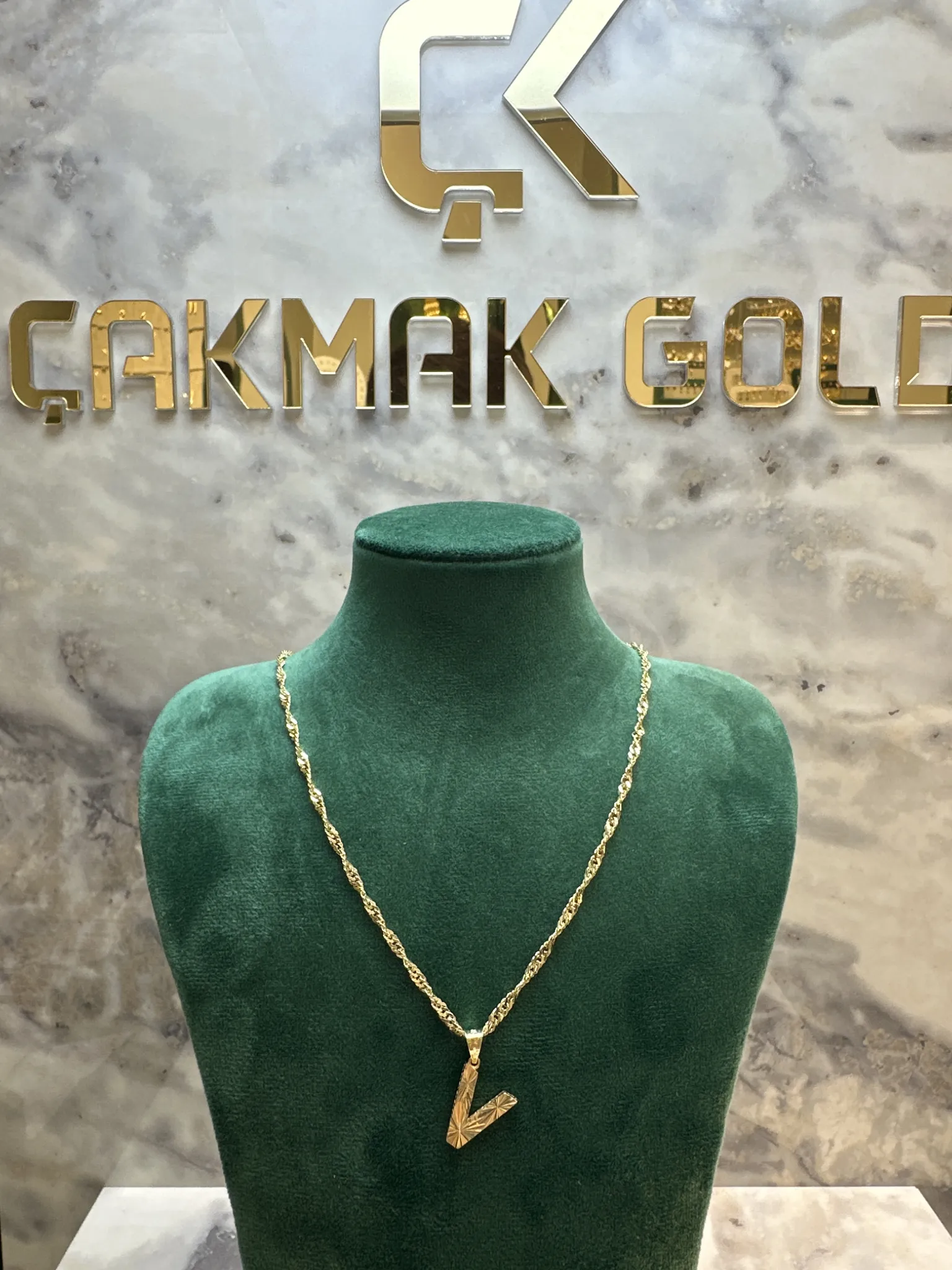 V HARFLİ KOLYE UCU