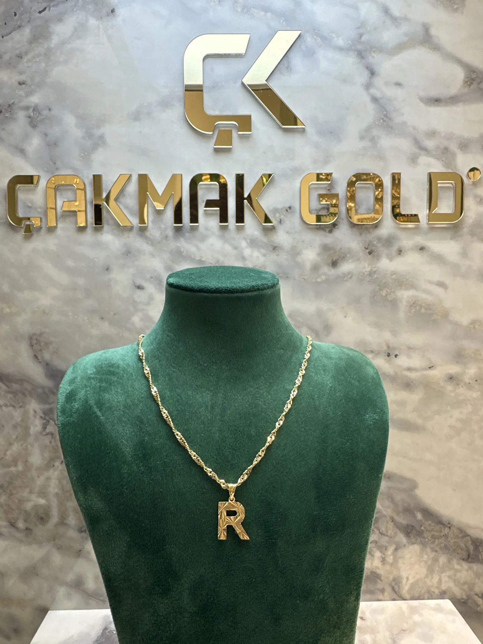 R HARFLİ KOLYE UCU