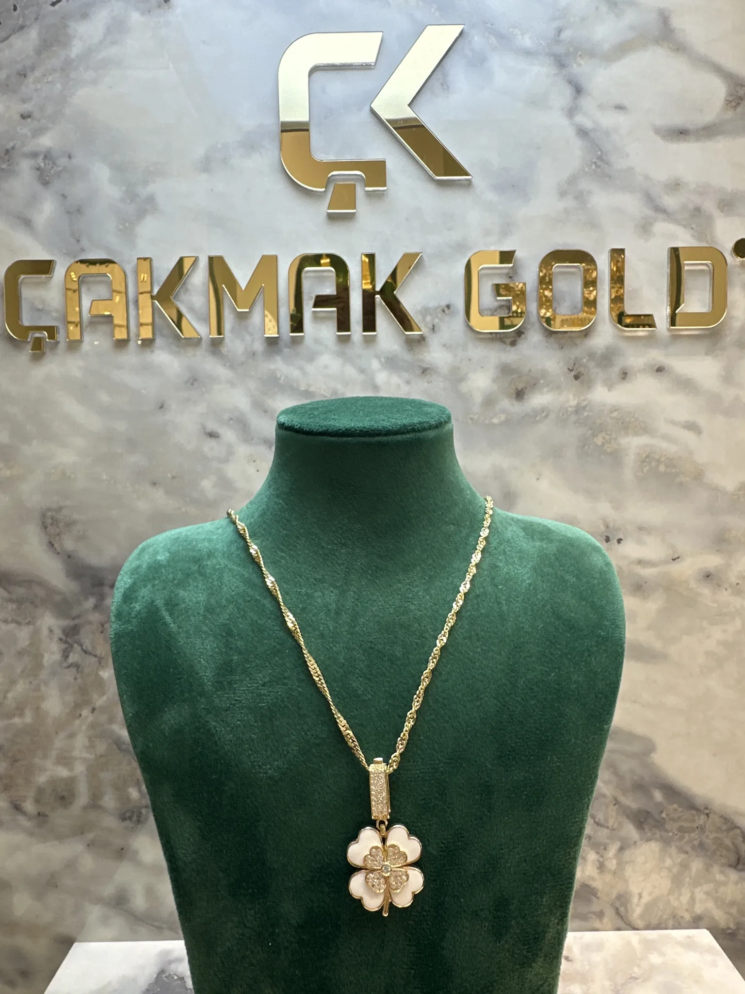 YONCA MODEL KOLYE UCU