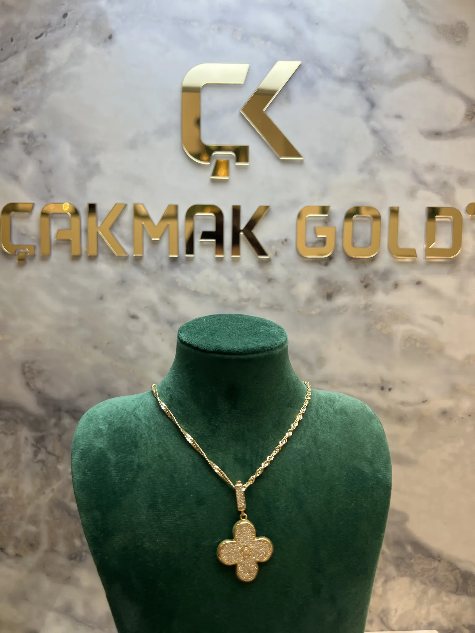 YONCA TASARIM KOLYE UCU