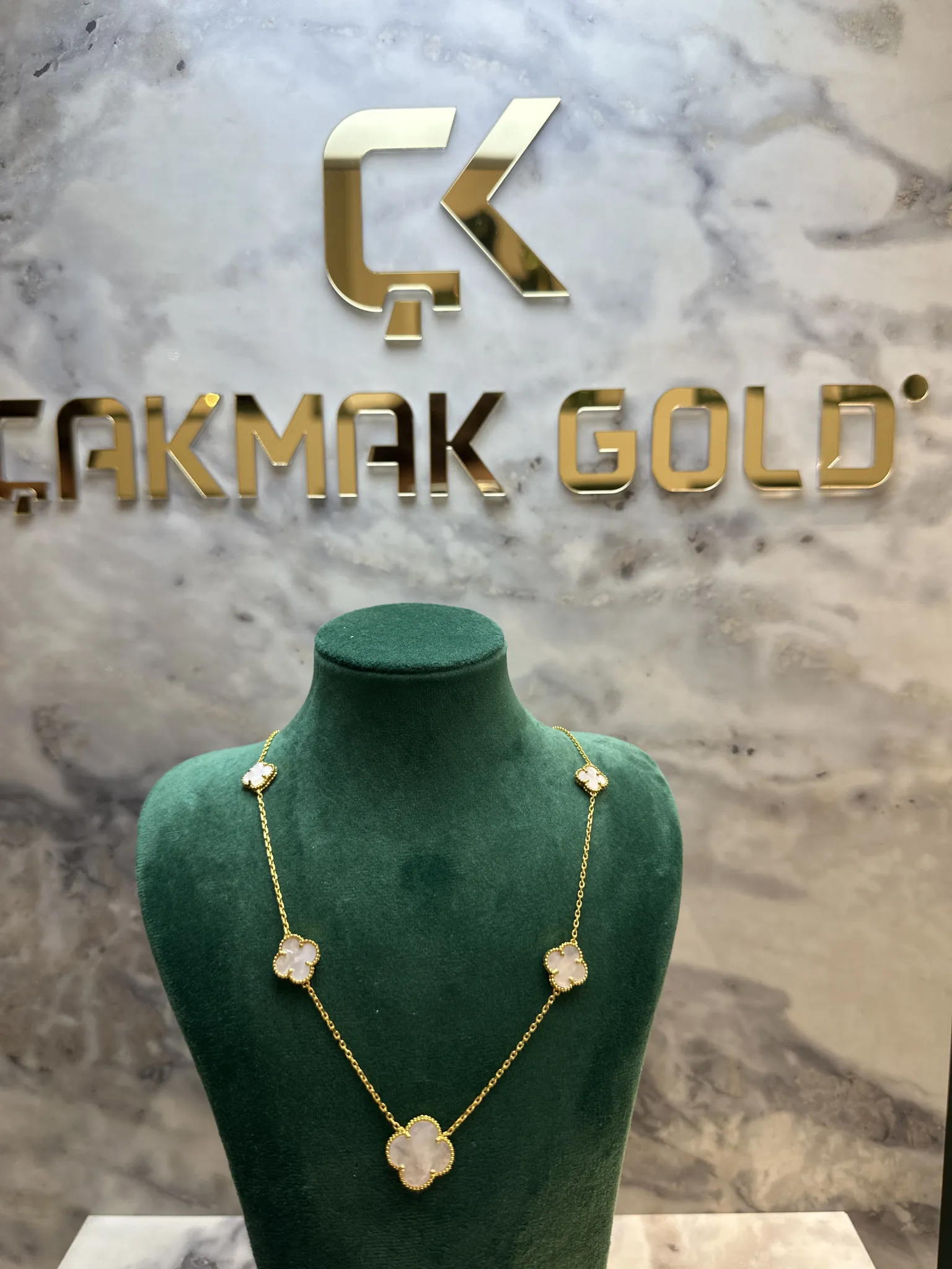 VAN CLEEF KOLYE 