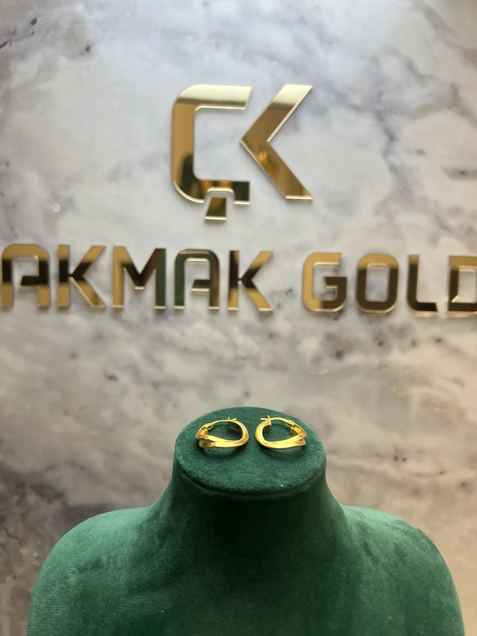 HALKA TASARIM KÜPE