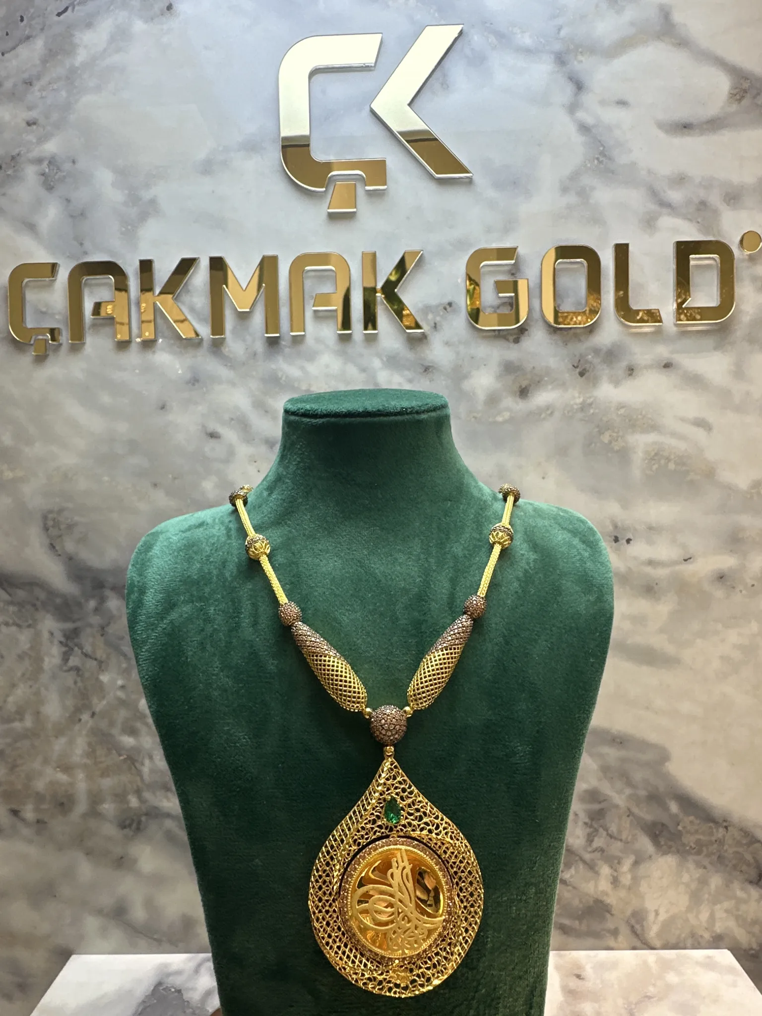 TUĞRA MODEL KOLYE