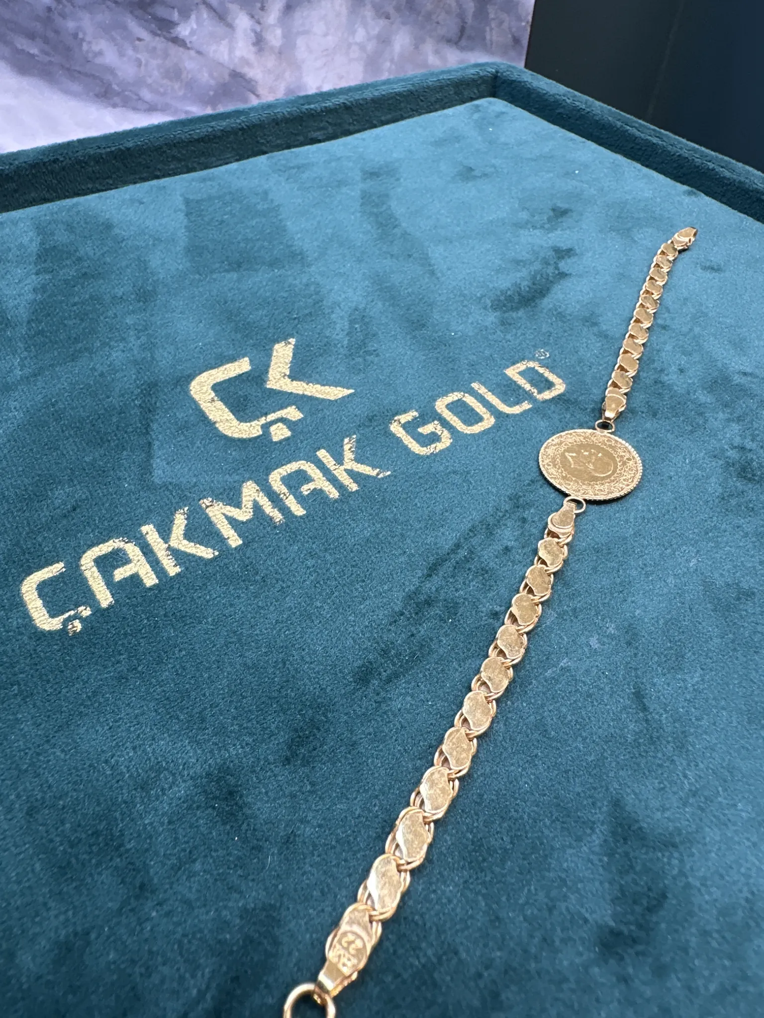 ÇEYREKLİ BİLEKLİK
