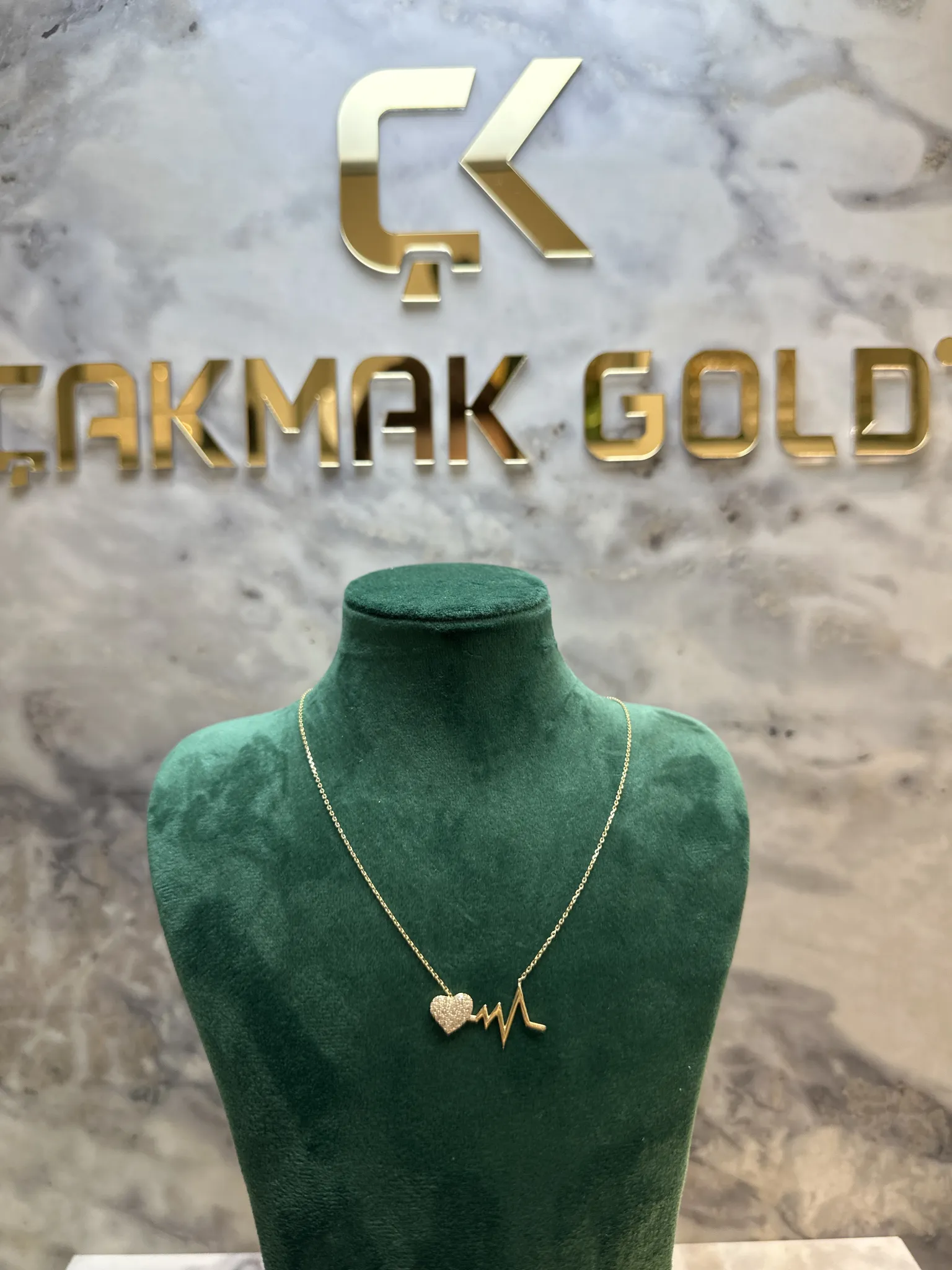 KALP RİTİMLİ KOLYE 