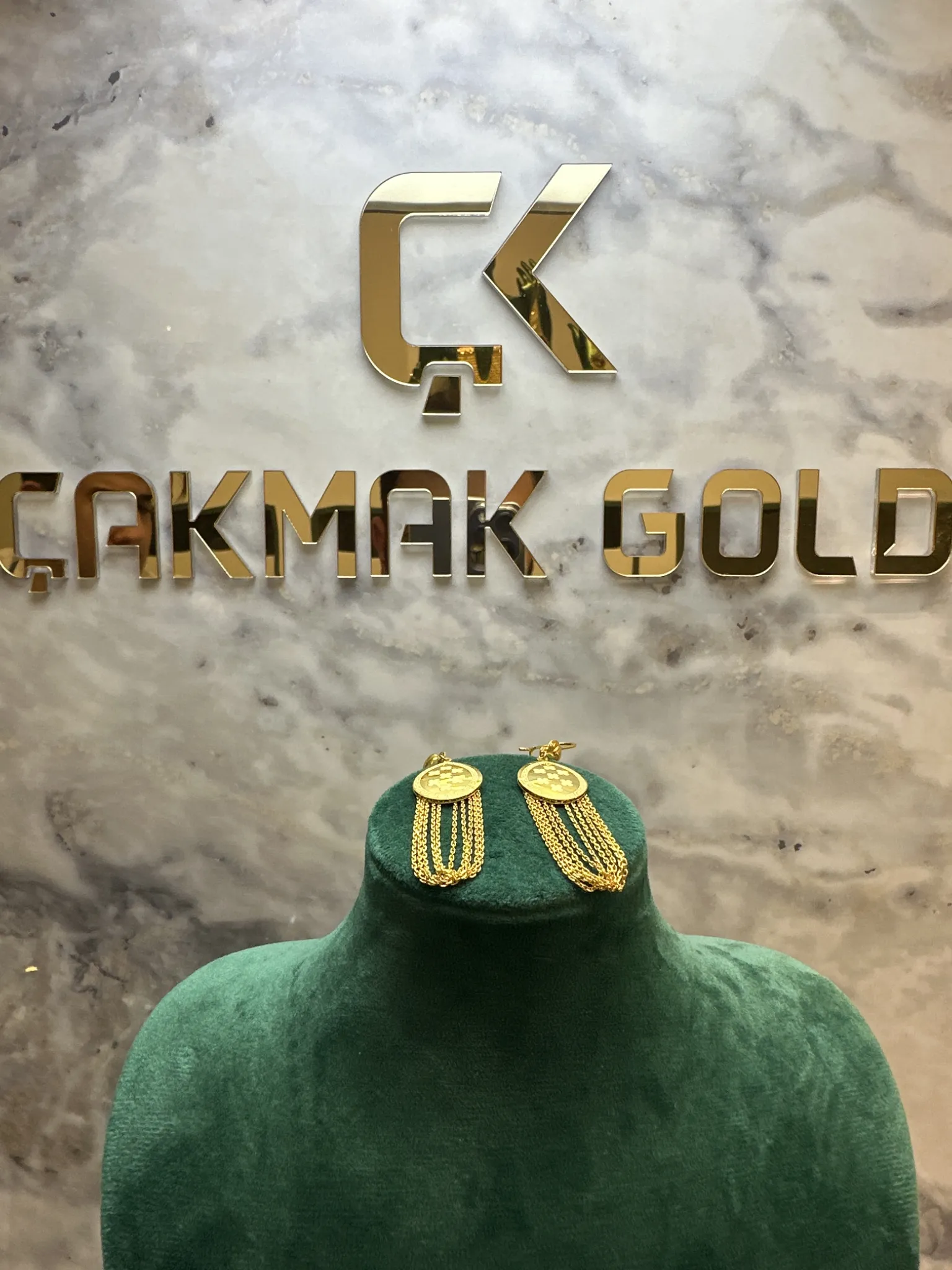 PÜSKÜLLÜ KÜPE