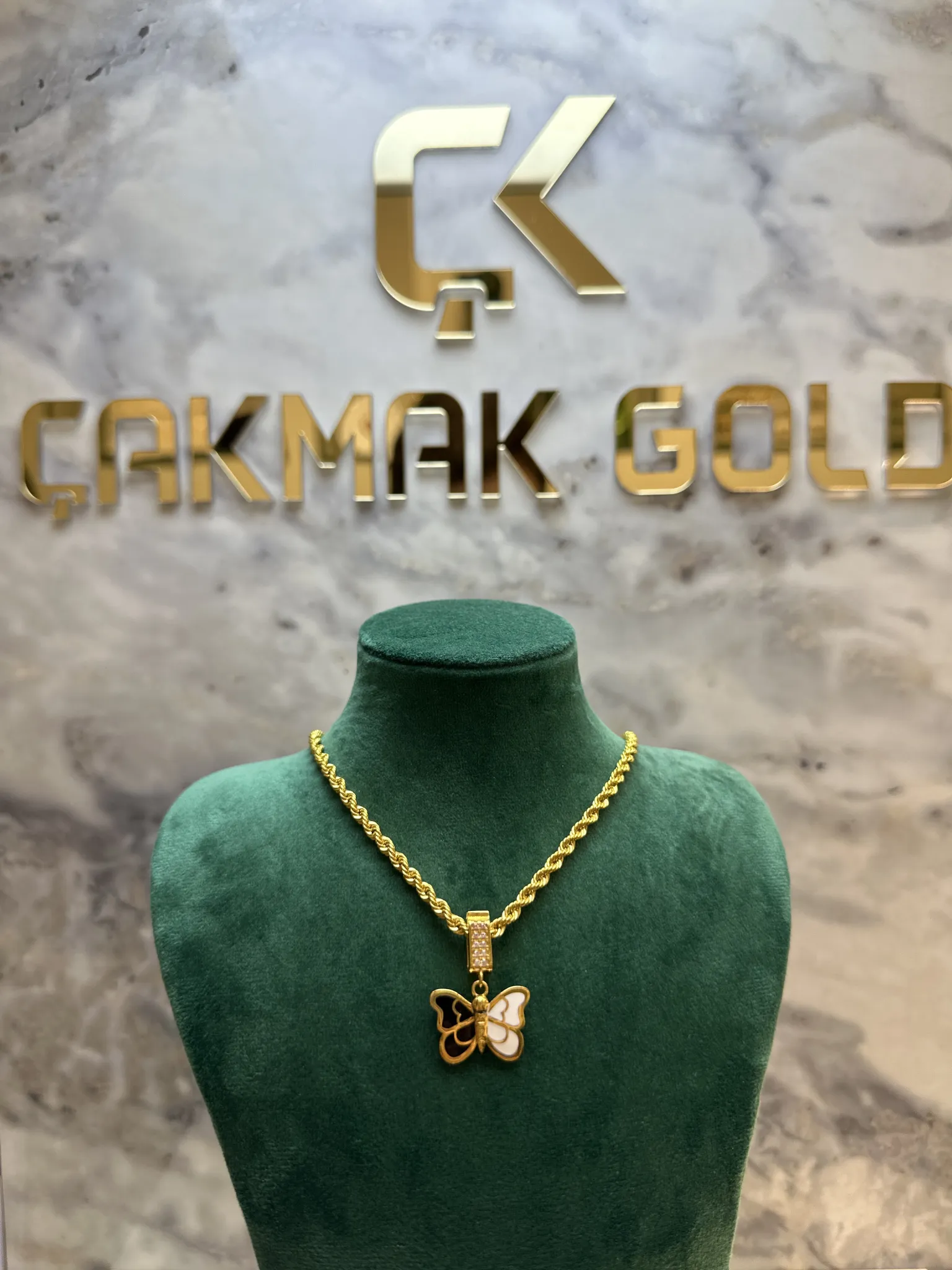 KELEBEK MODEL KOLYE UCU