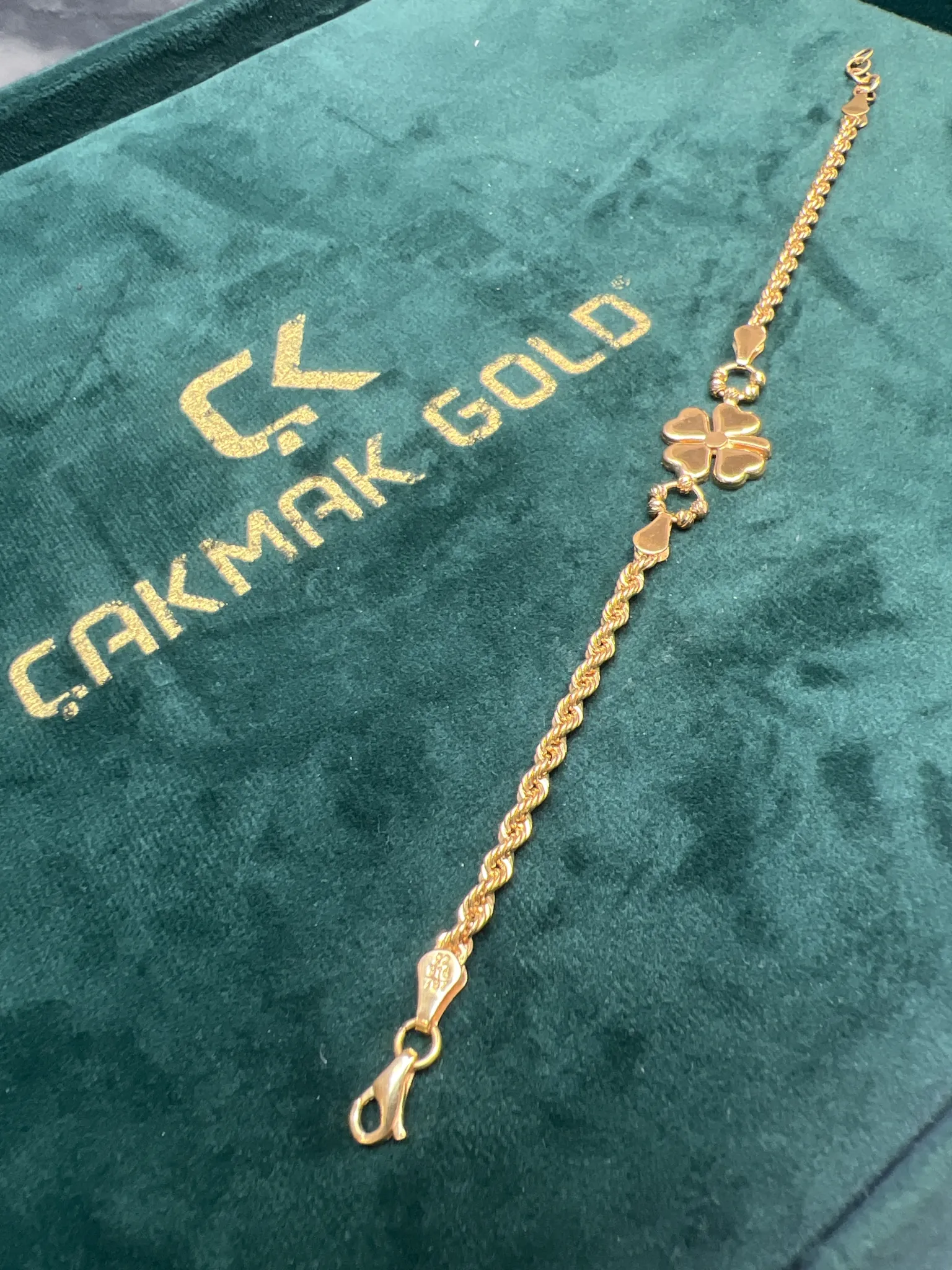YONCA MODEL BİLEKLİK