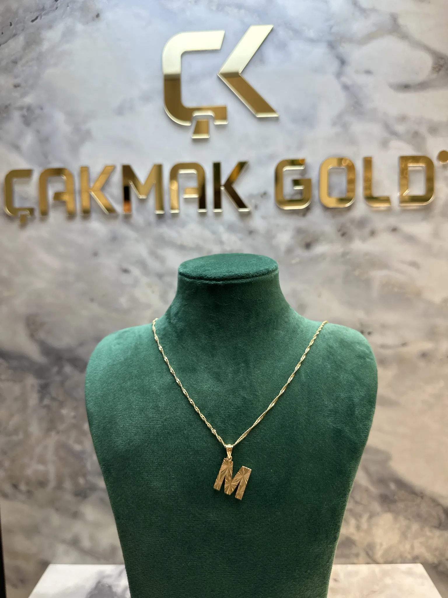 M HARFLİ KOLYE UCU