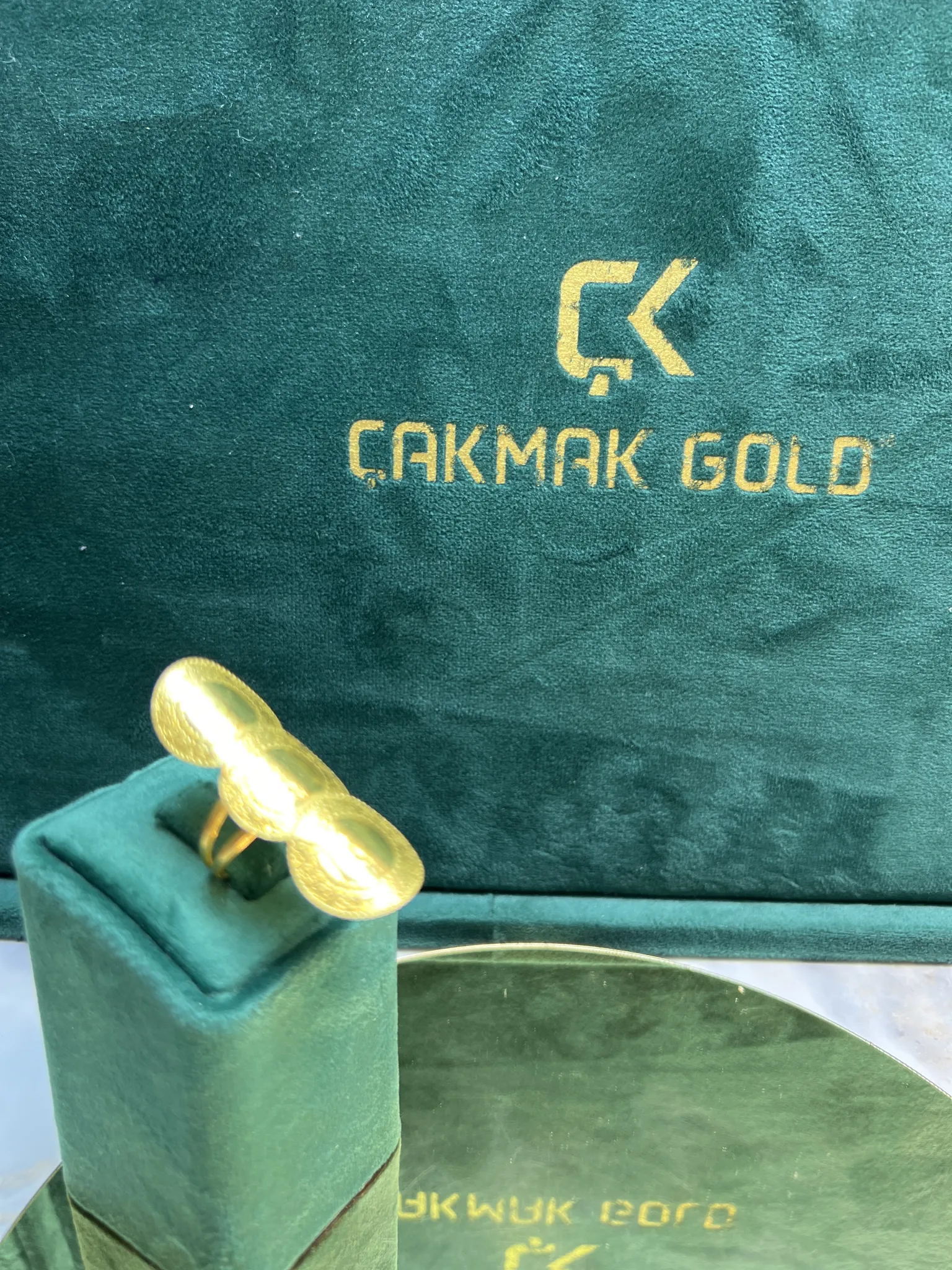 ÜÇ ÇEYREKLİ YÜZÜK
