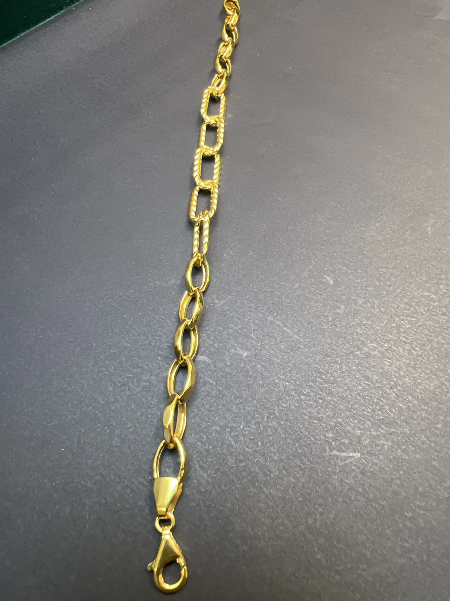 ATAÇ MODEL BİLEKLİK