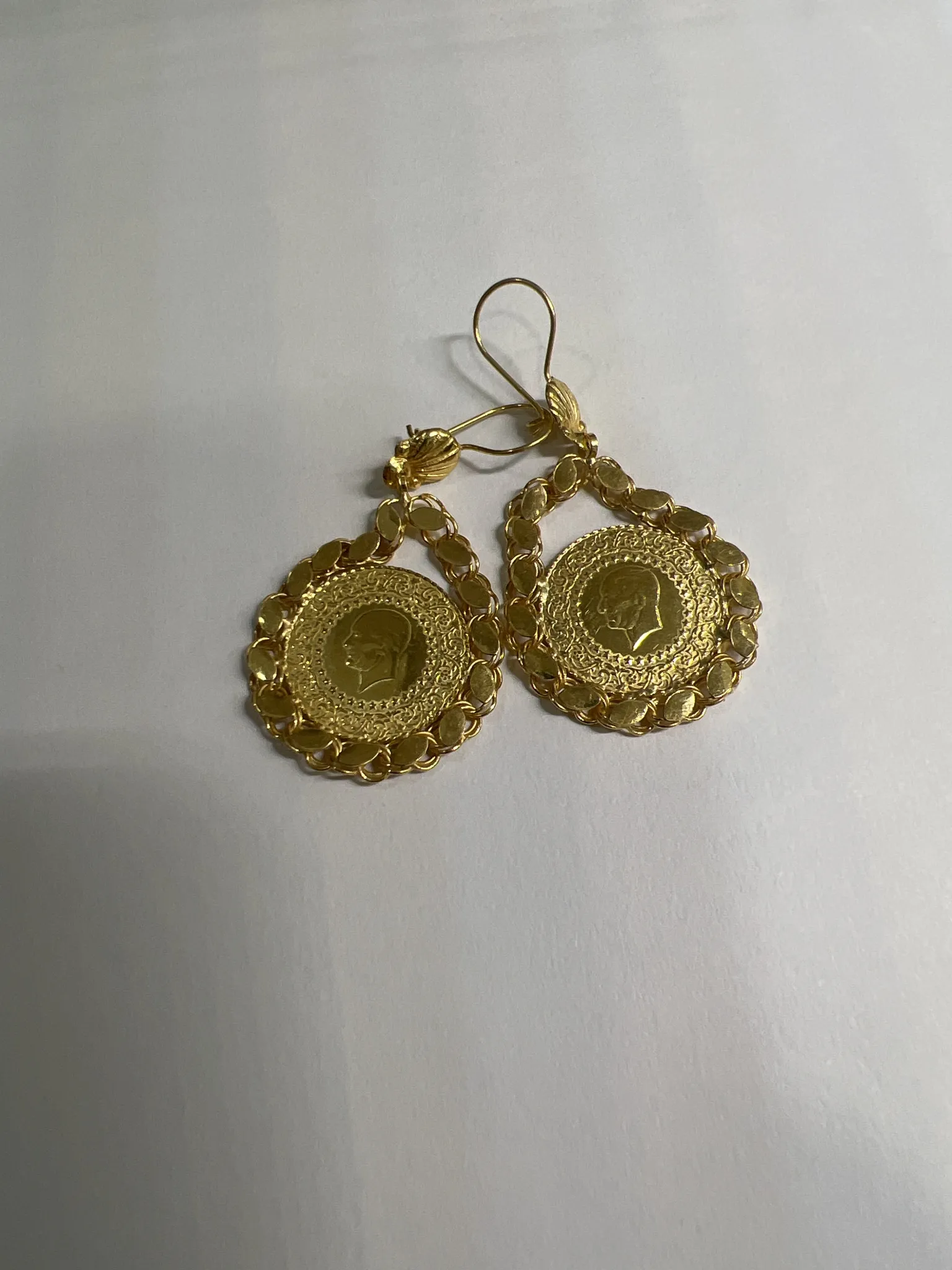 ÇEYREK ETRAFI PULLU KÜPE